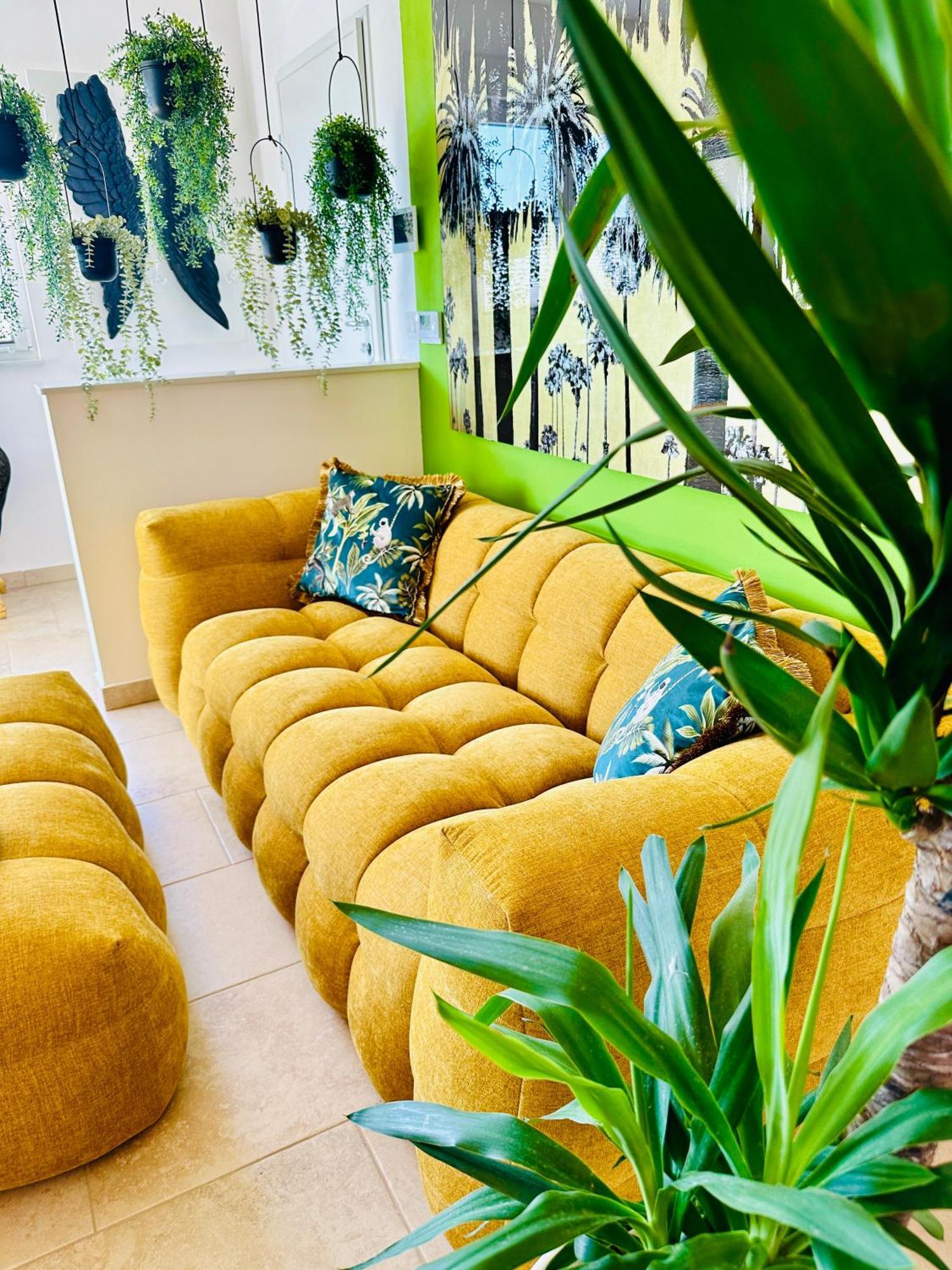 New Exclusive With Garden And Private Pool Near The Sea Apartment