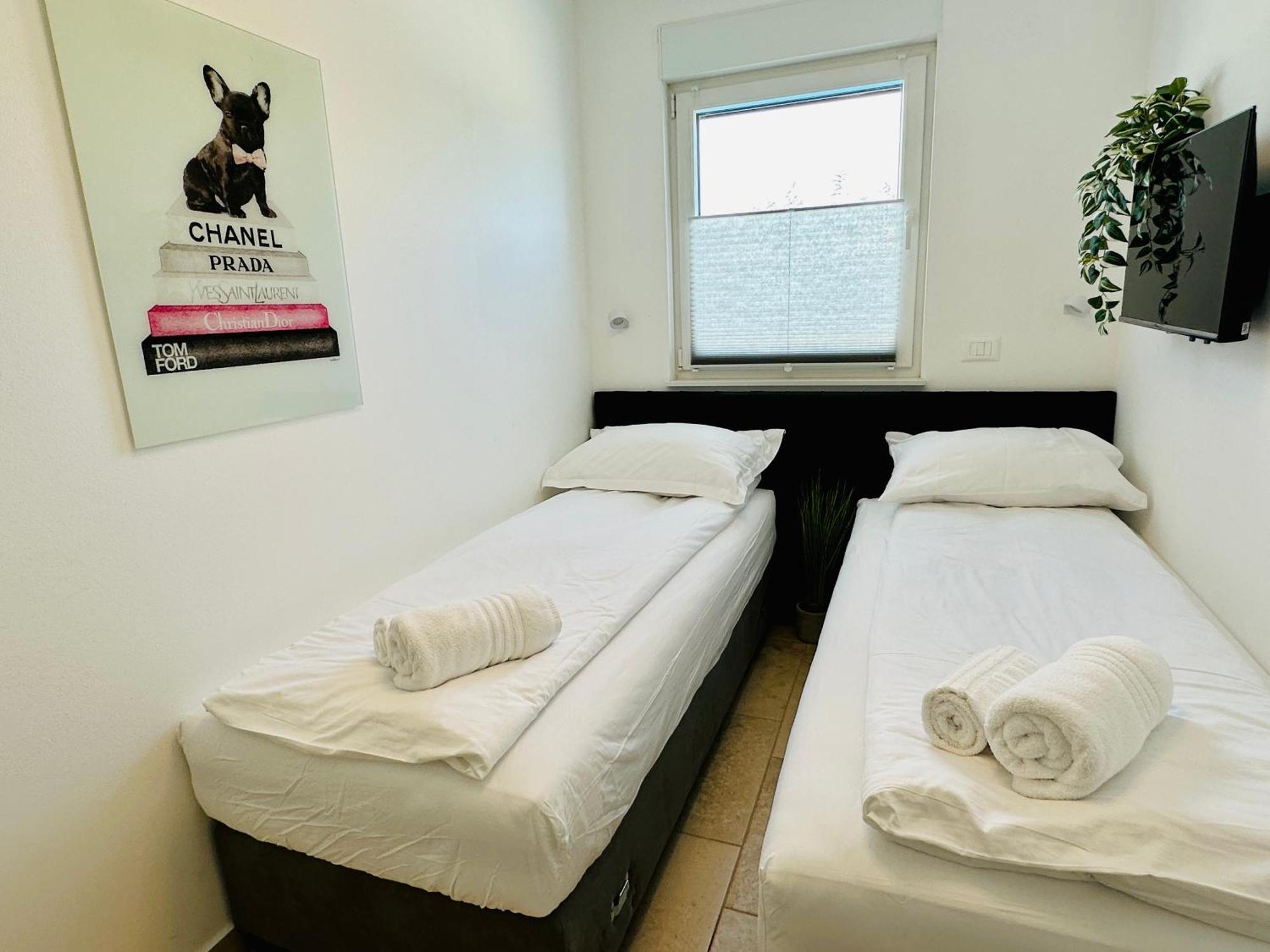 New Exclusive With Garden And Private Pool Near The Sea Apartment