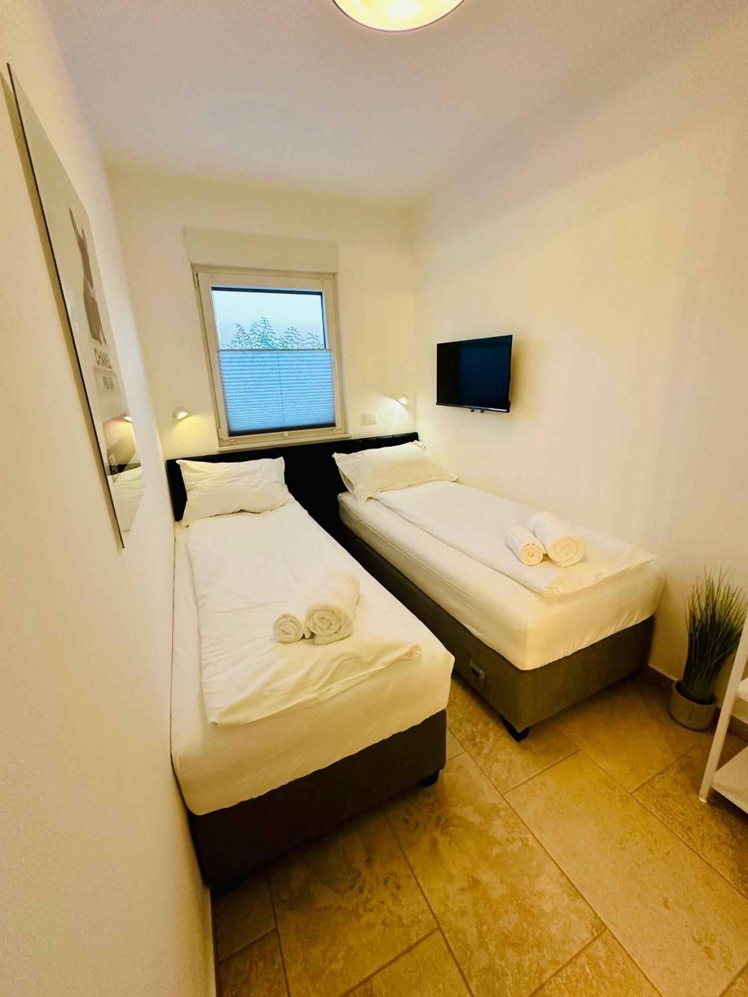 Apartment New Exclusive With Garden And Private Pool Near The Sea Poreč