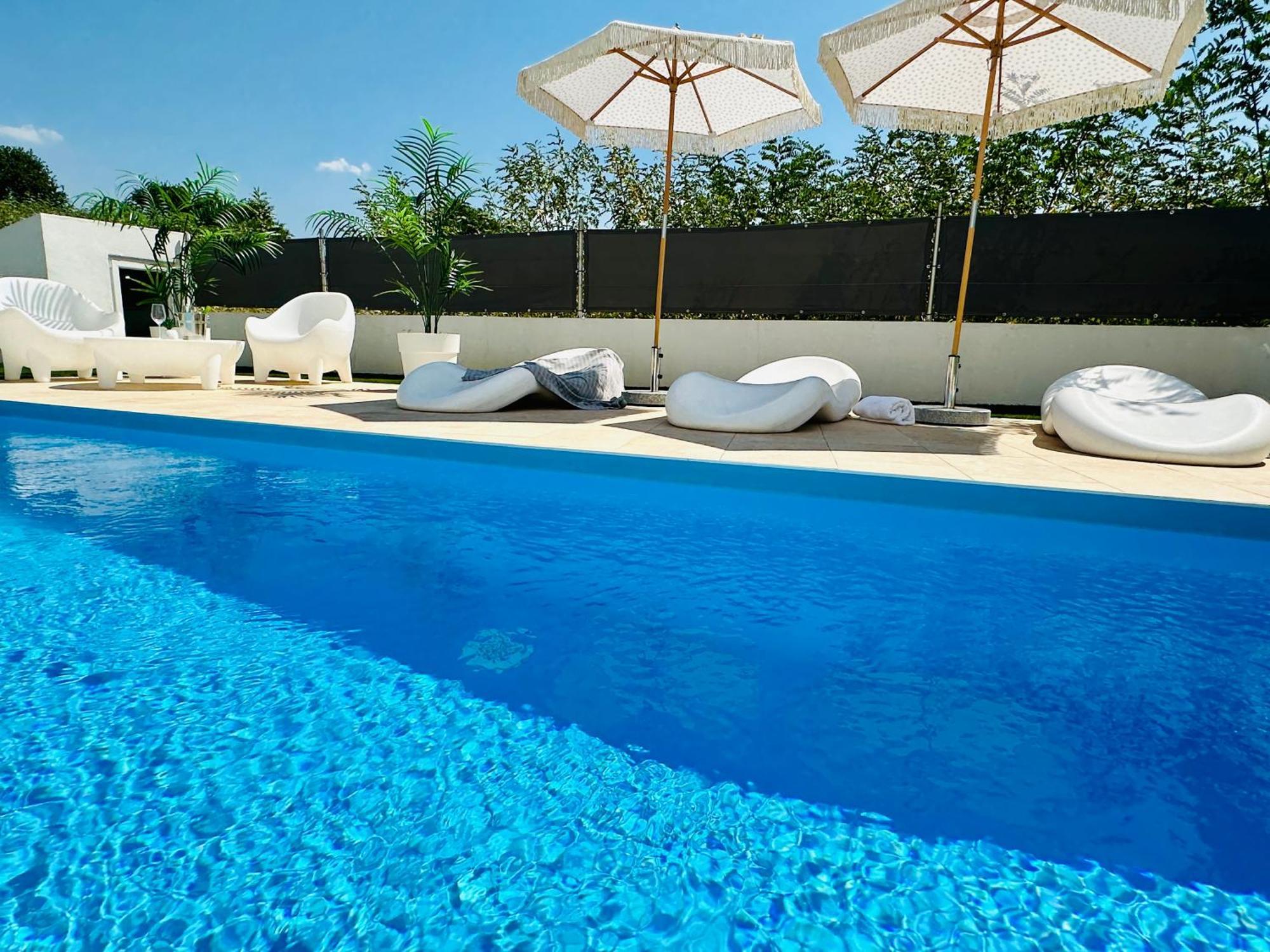 New Exclusive With Garden And Private Pool Near The Sea Poreč